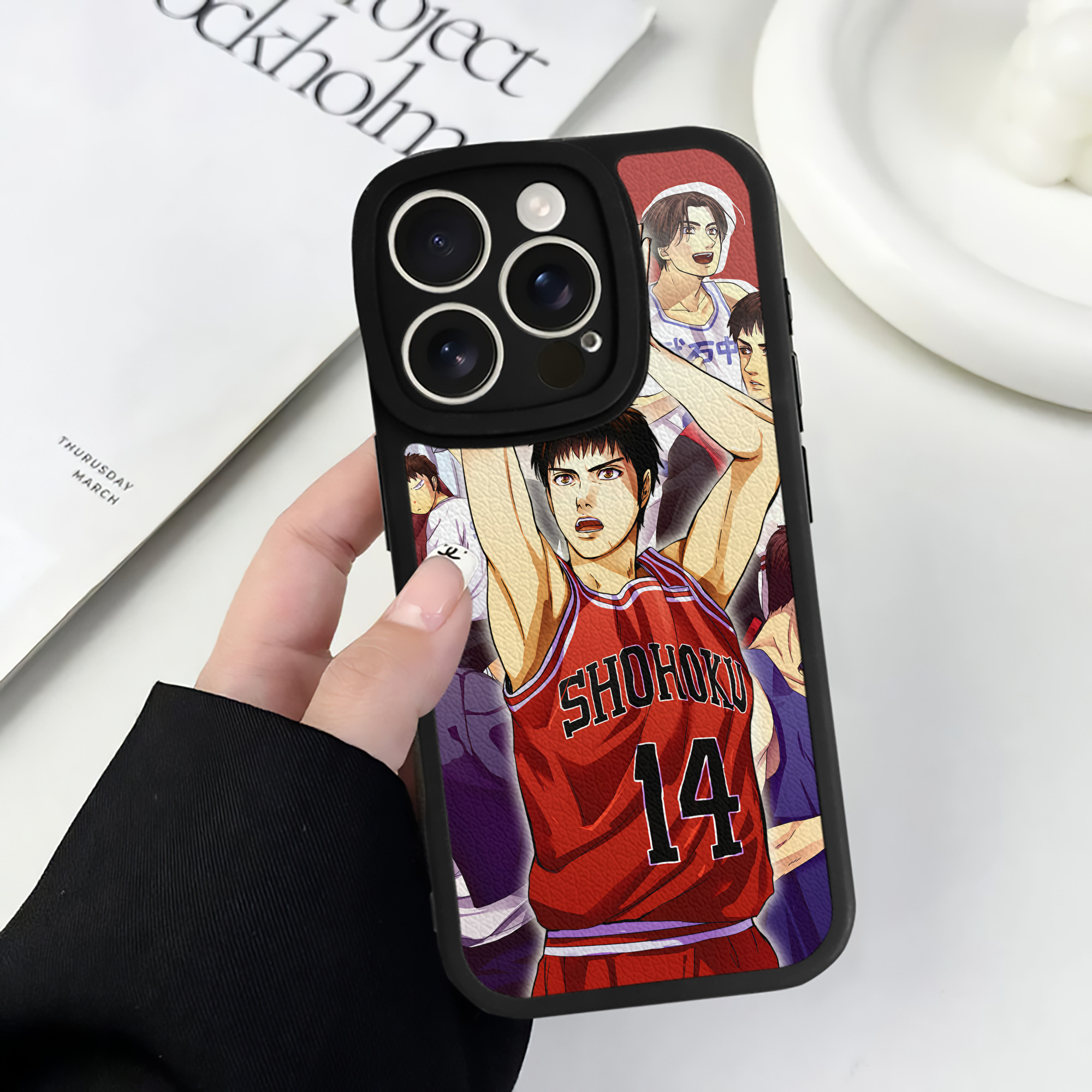 （画像用） SLAM DUNK／スラムダンク 【iPhone 16シリーズ対応】シリコンスマホケース（レザー調） 材質：シリコン